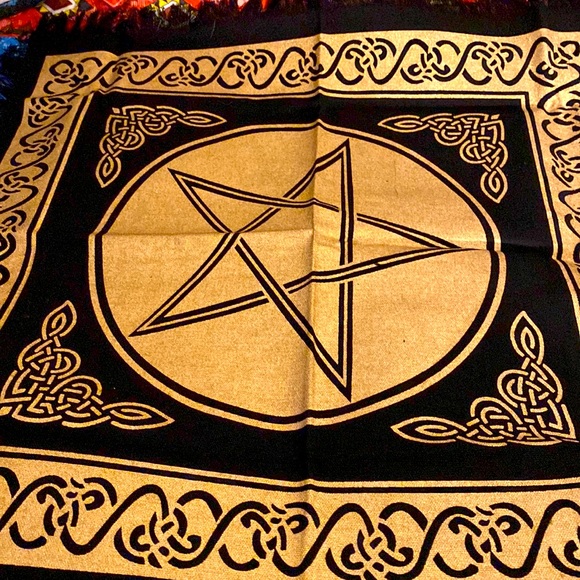 Alter Cloth - Picture 2 of 6